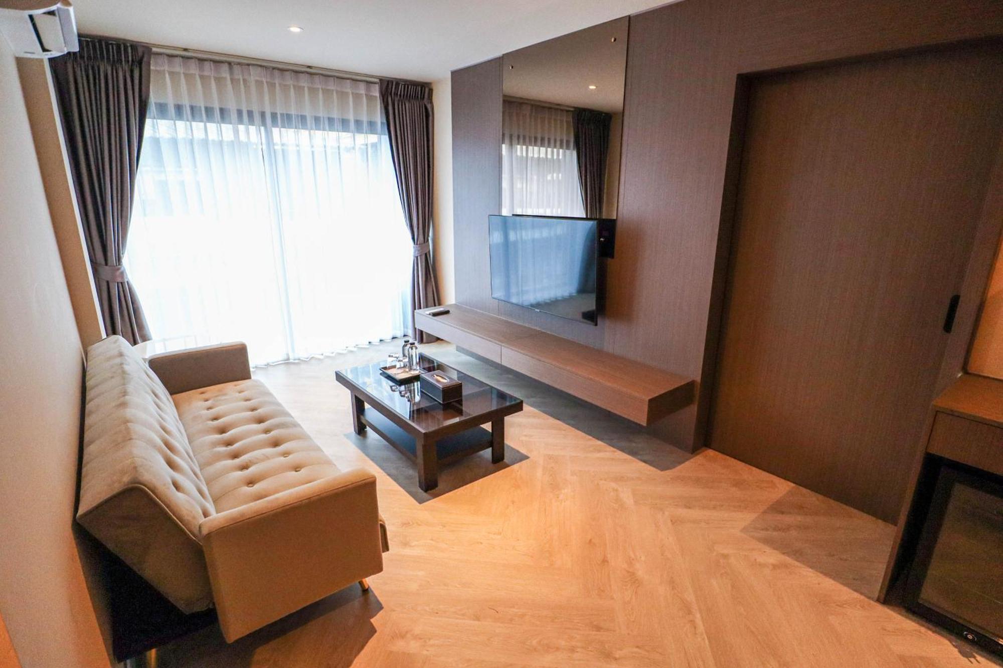 The One Cozy Living Hotel Pattaya Exterior photo