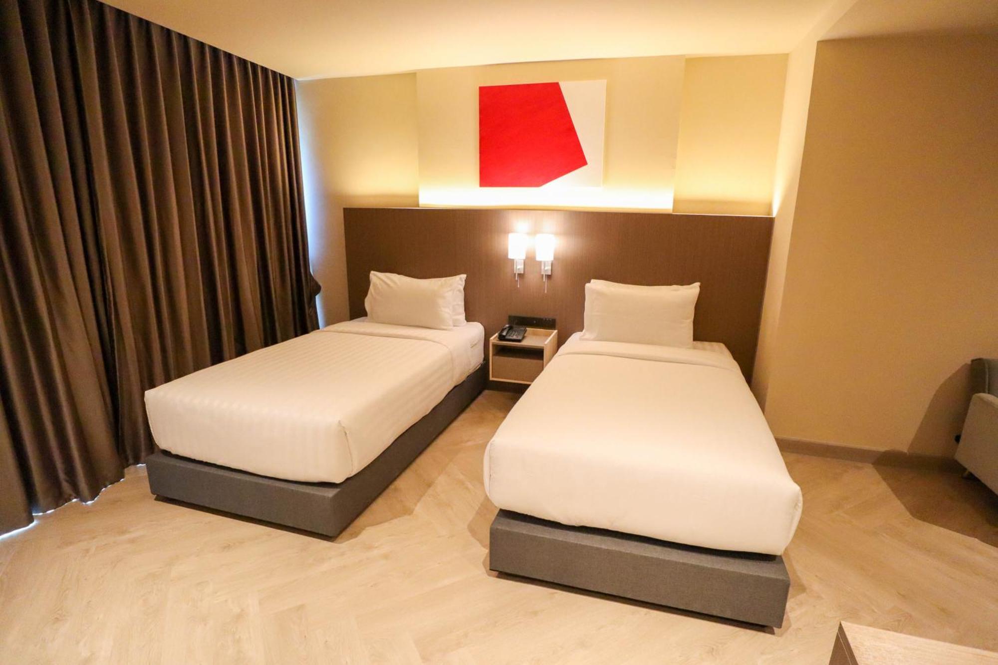 The One Cozy Living Hotel Pattaya Exterior photo